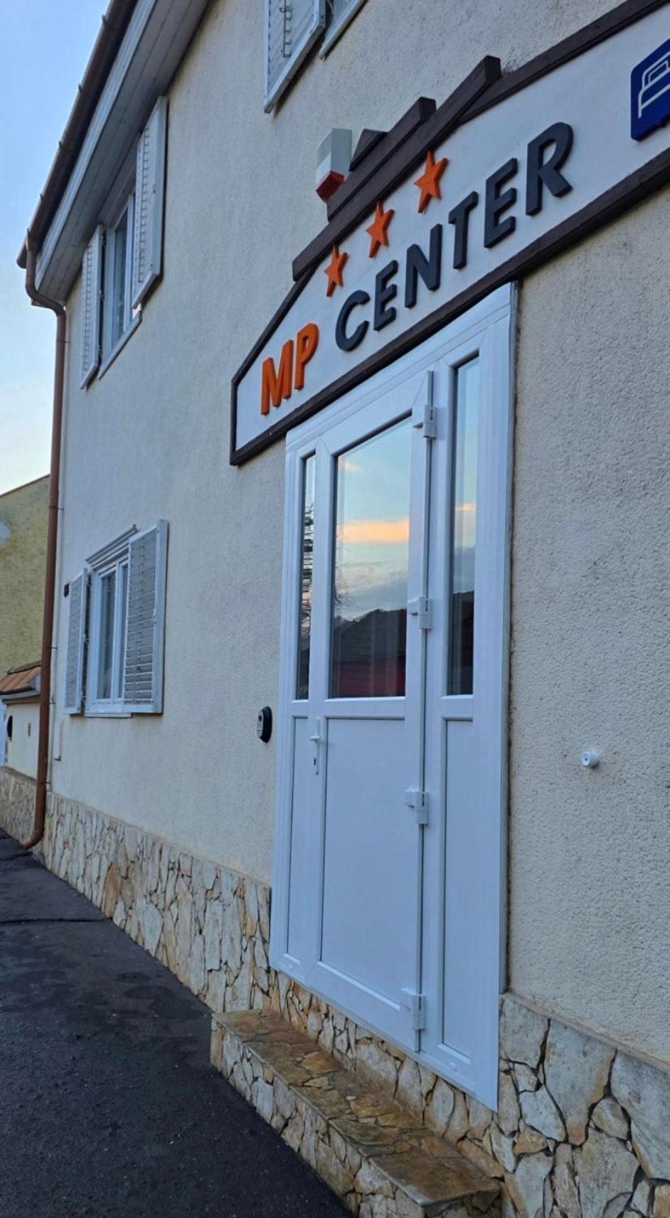 Mp Center Maganszallas Miskolc Exterior foto